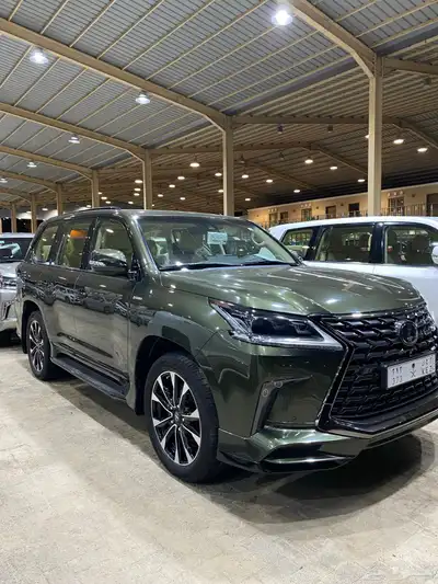 للبيع لكزس LX570 بلاك اديشن 2021 خليجي عداد قليل 65 الف 7