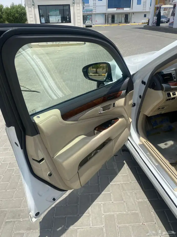 للبيع لكزس 460 L موديل 2015 11
