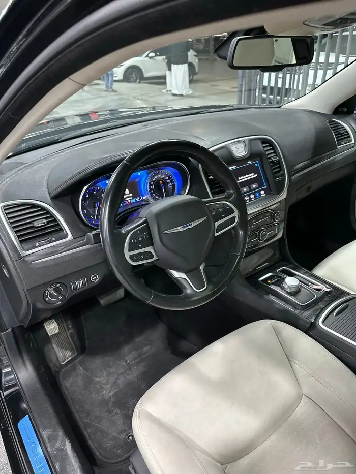 كرايزلر C300 اسود 2021 هيمي V8 5.7 معرض(الرشيدي) 16