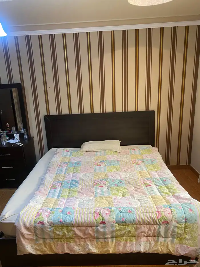 غرفه نوم كامله بحاله جيدة 6