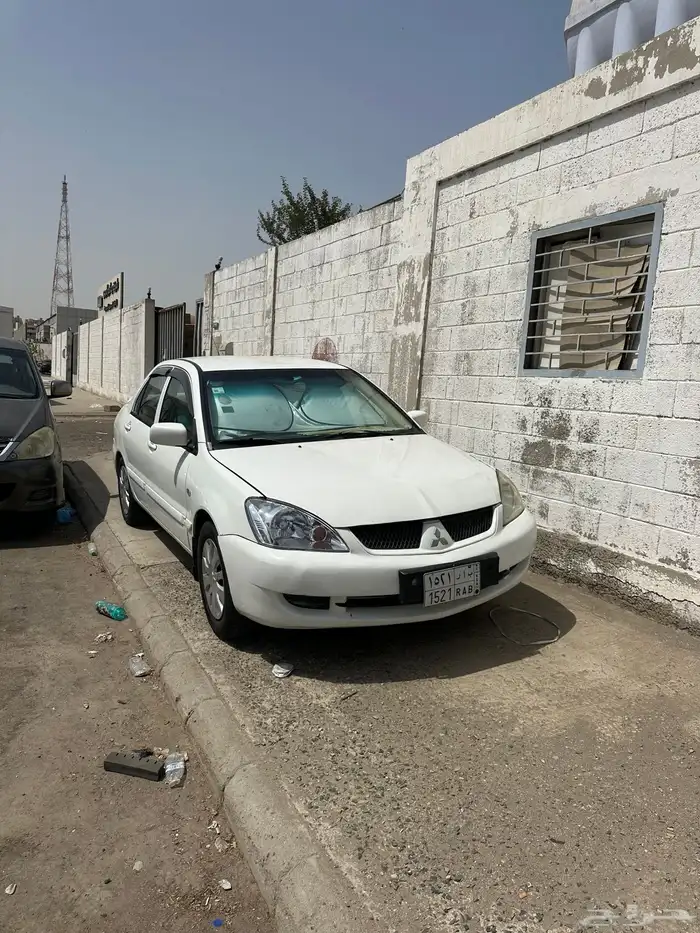 فحص باقي ثلاثة شهور الرجال مسافر صاحب السيارة سيارة نظيف 0