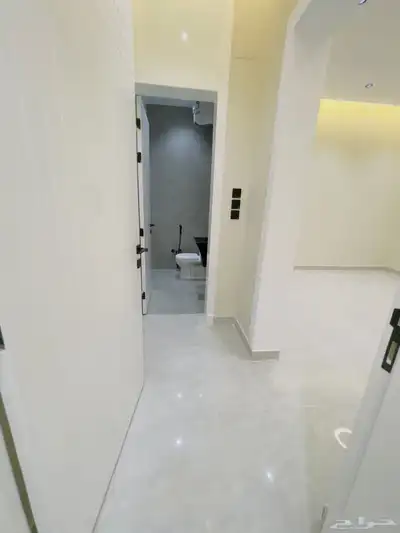 دور تمليك ارضي بحوش مدخل سيارة تشطيب VIP طريق ابها الخميس 18