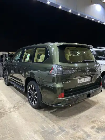 للبيع لكزس LX570 بلاك اديشن 2021 خليجي عداد قليل 65 الف 4