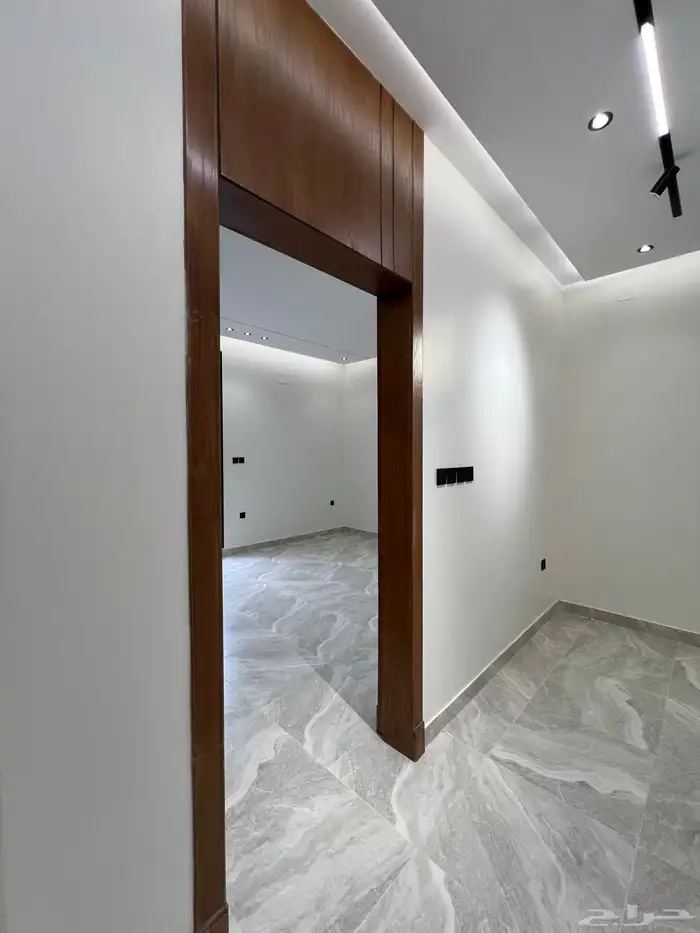 شقة علويه بأطلاله مميزة حى الروابى طريق ابها الخميس 500 الف 15