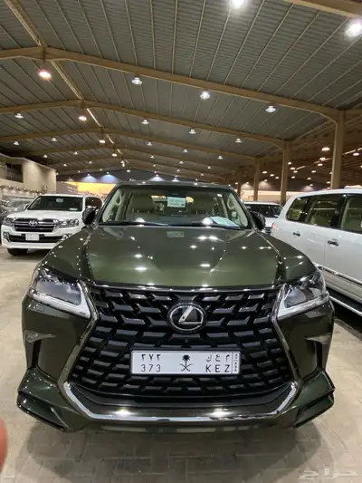 للبيع لكزس LX570 بلاك اديشن 2021 خليجي عداد قليل 65 الف 1