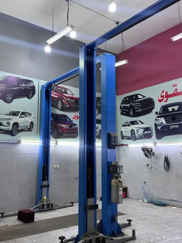 رافعات وواغراض ورشة سيارات نظيفة 12