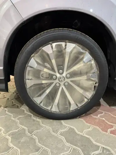 تويوتا فيلوز GLX بنزين 2025 4