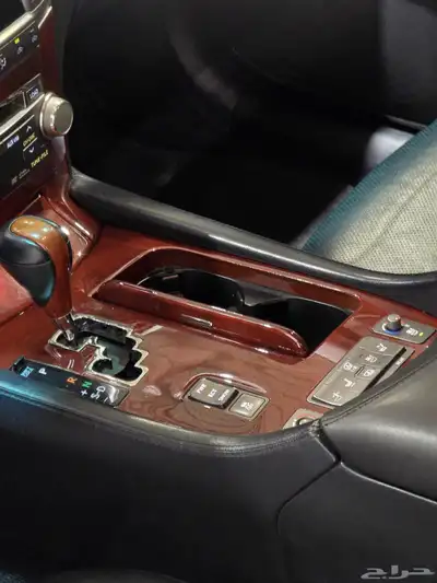 لكزس LS460 موديل 2010 بحالة ممتازة 20