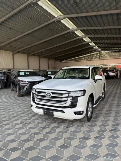 تويوتا لاندكروزر GXR L1 مديل 2025سعودي بنزين بطاقه جمرك 0