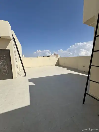 للبيع بالمحاله روف علوي دور ثاني مع ملحق بمدخل سياره 380م 17