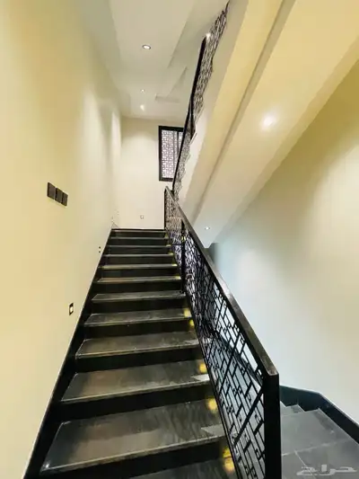 للبيع روف علوي مع ملحق درج داخلي وخارجي من 780 الف 1