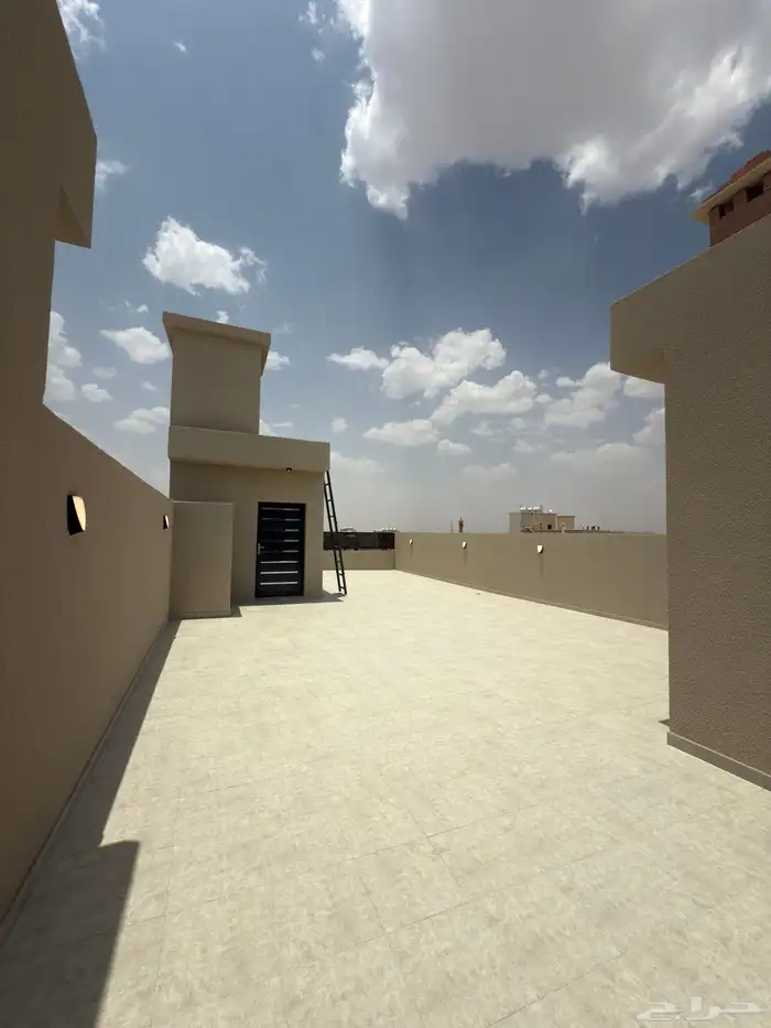للبيع ادوار ارضيه وروفات علويه ب احد رفيدة مخطط النزهه 1 50