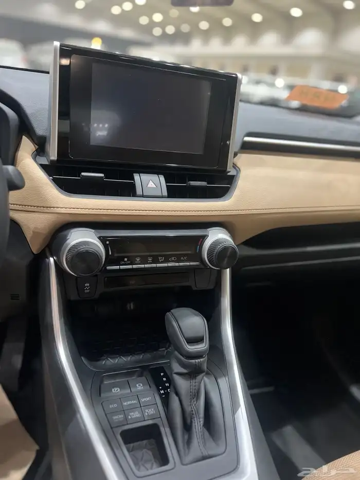 تويوتا راف فور LE 4X4 بنزين 2025 11