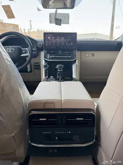 تويوتا لاندكروزر GXR4 بنزين 2025 10