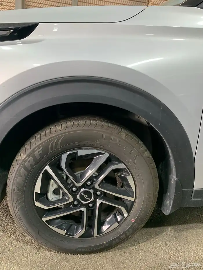 كيا كارينز 2025 نص فل 7 مقاعد بمواصفات اعلى و افضل سعر 4