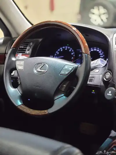 لكزس LS460 موديل 2010 بحالة ممتازة 12