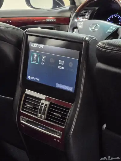 لكزس LS460 موديل 2010 بحالة ممتازة 11