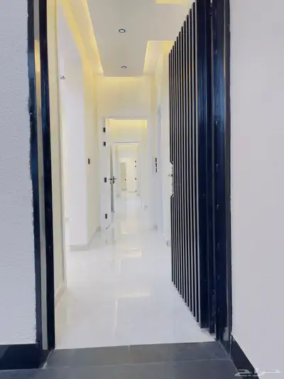 دور تمليك ارضي بحوش مدخل سيارة تشطيب VIP طريق ابها الخميس 4