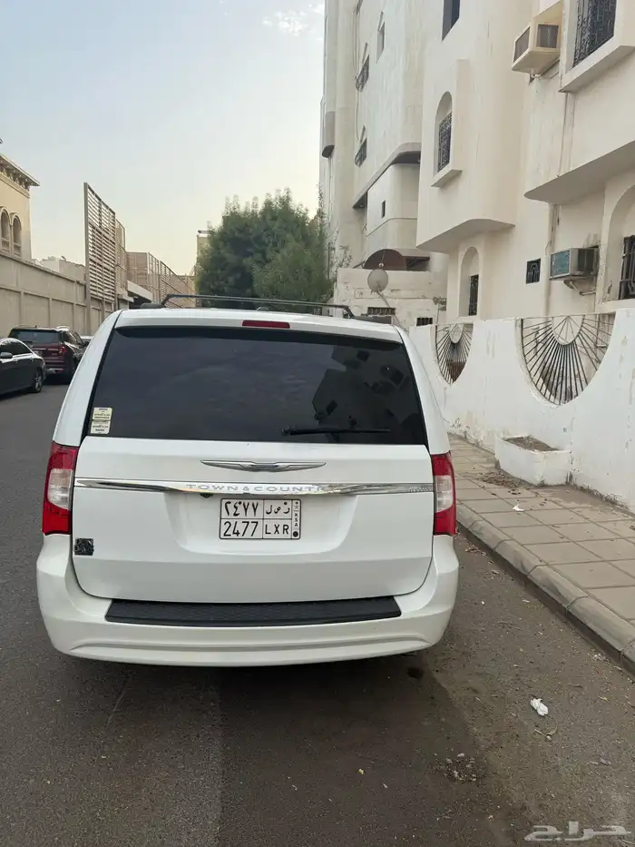 كرازلر سيارة عائلية موديل2015 تاون اند كونتري 12