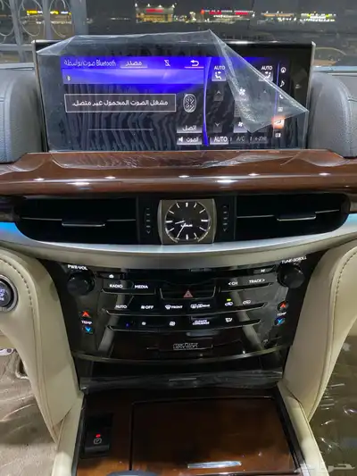 للبيع لكزس LX570 بلاك اديشن 2021 خليجي عداد قليل 65 الف 19