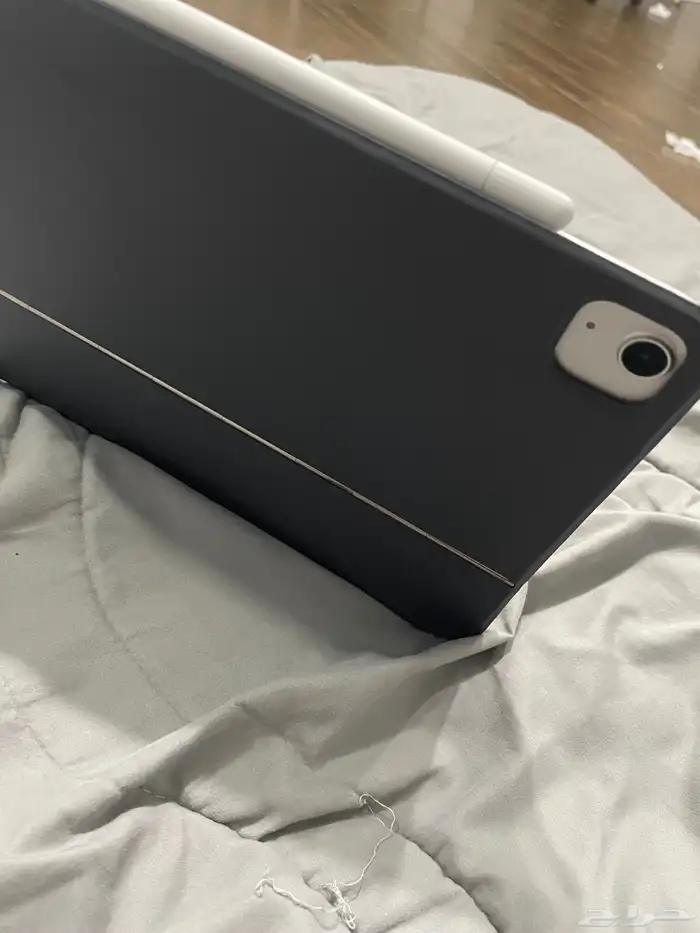 ايباد ابل الجيل العاشر   ابل بنسل ( usb-c )   ماجيك كيبورد 17