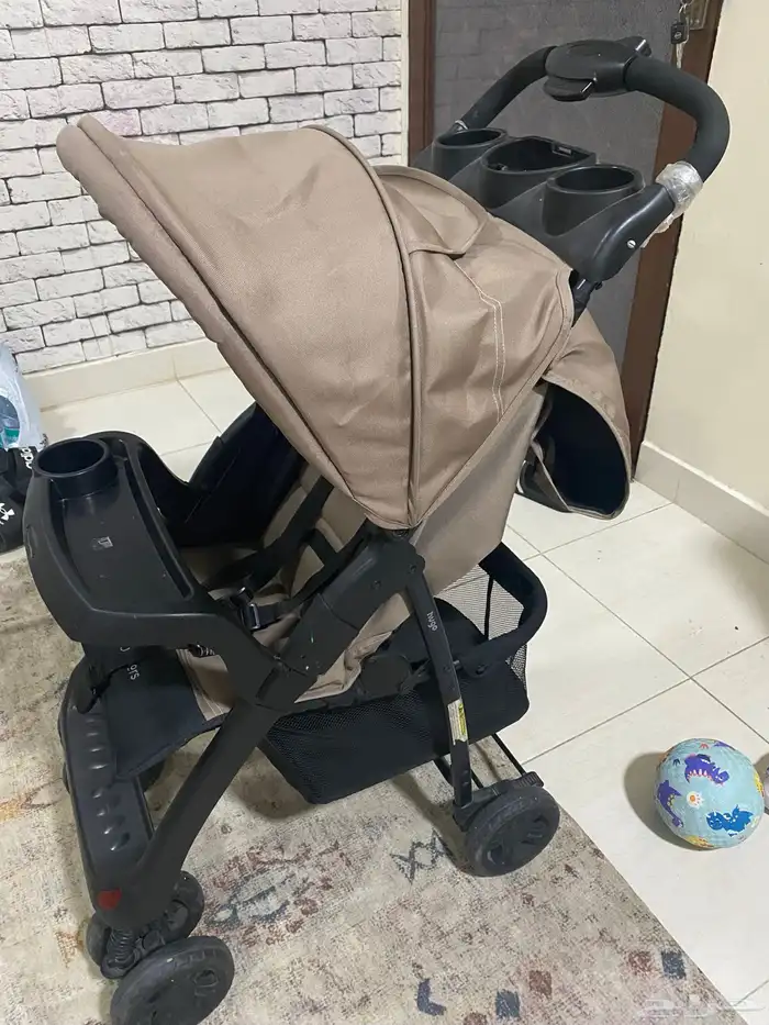 عربة أطفال ماركه جونيور 1