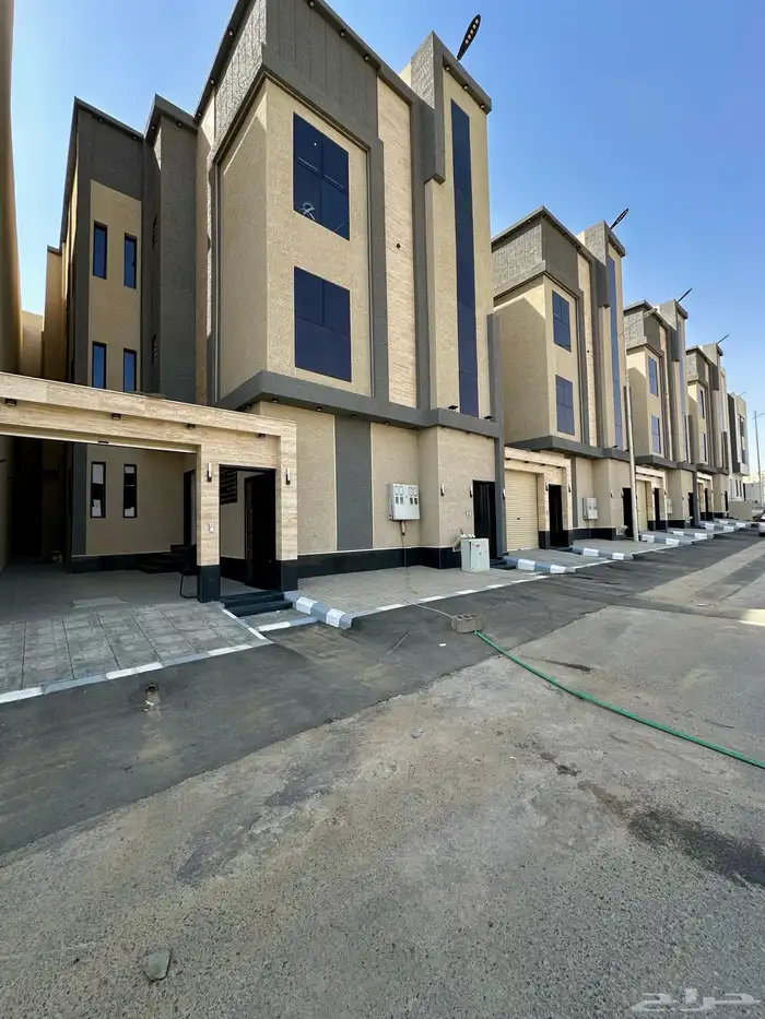 للبيع شقق ارضيه وعلويه بأسطح خاصه بمخطط الراجحي 1