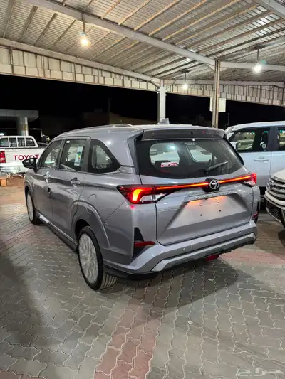 تويوتا فيلوز GLX بنزين 2025 3