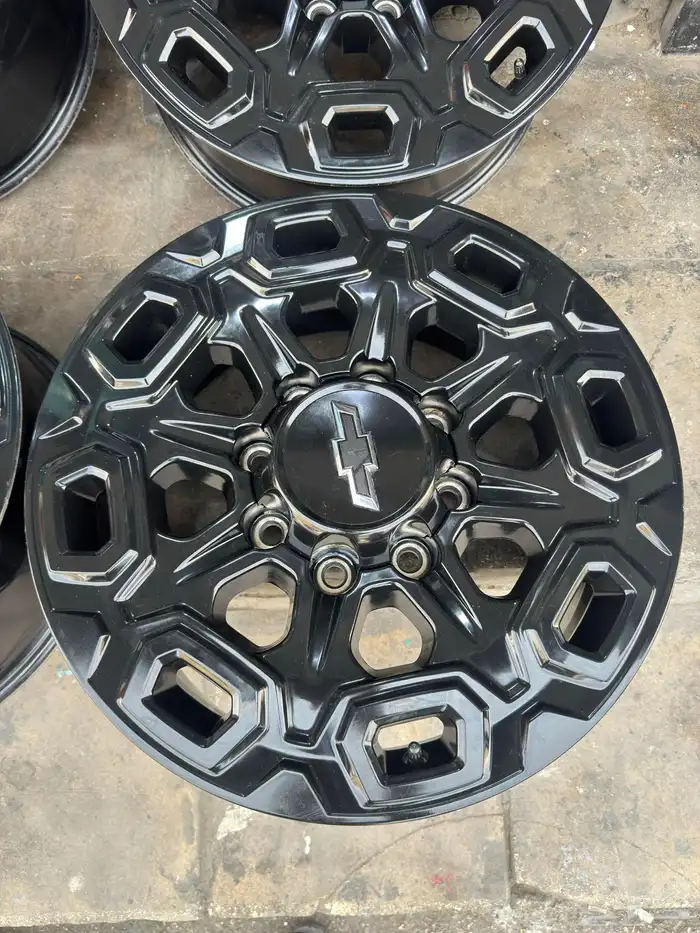 جنوط سلفرادو 8 مسمار اصلي وكاله مقاس 20 4