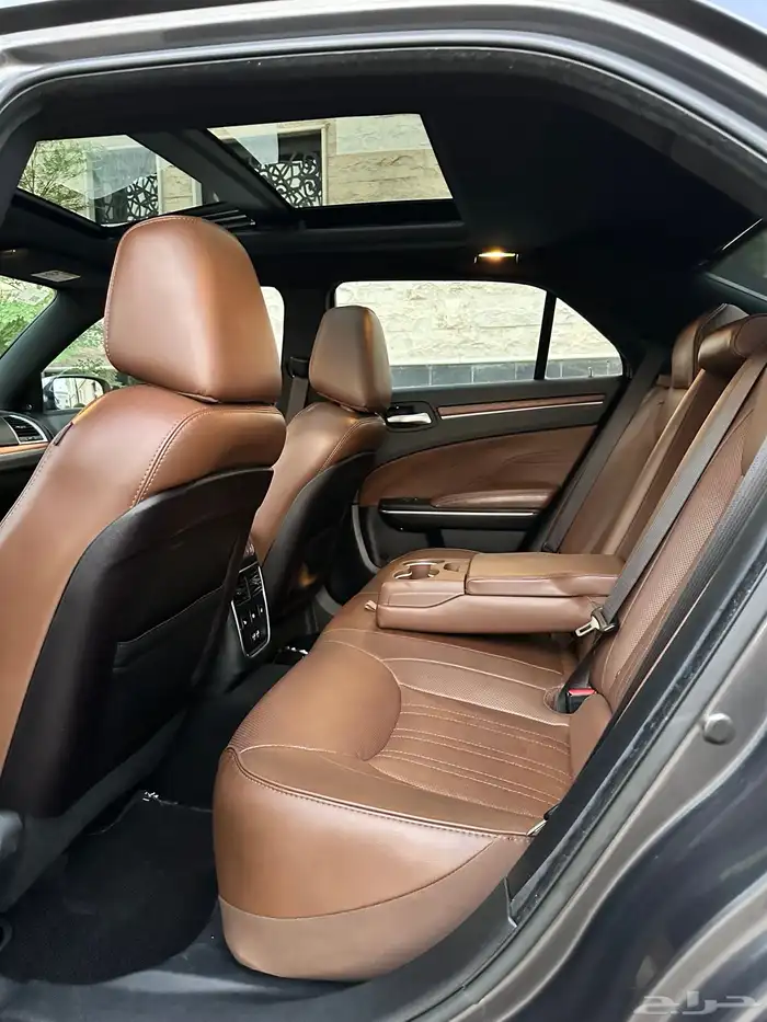 كرايزلر c300 اكزاكتيف 2019 22