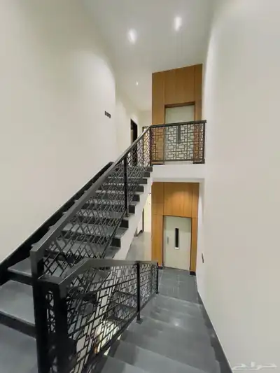 للبيع روف علوي مع ملحق درج داخلي وخارجي من 780 الف 30