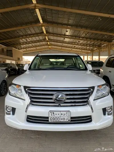 للبيع لكزس LX570DD فل كامل 2014 عبداللطيف عداد قليل 86 الف 2