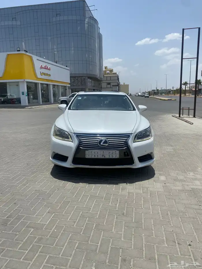 للبيع لكزس 460 L موديل 2015 6