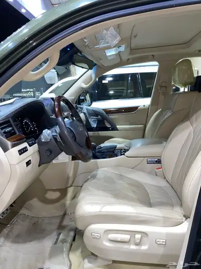 للبيع لكزس LX570 بلاك اديشن 2021 خليجي عداد قليل 65 الف 10