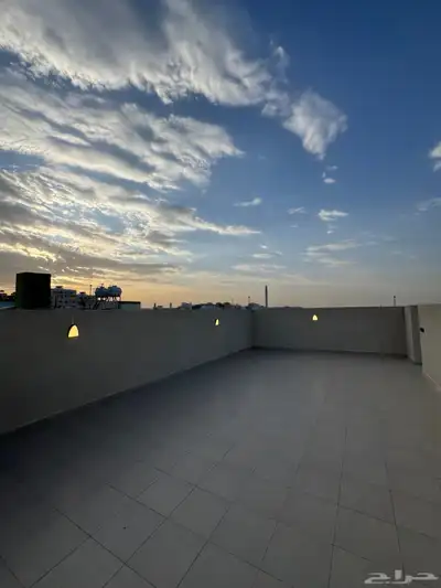 للبيع بأبها حي البديع شقق تمليك مع سطح خاص بسعر 500 الف 16
