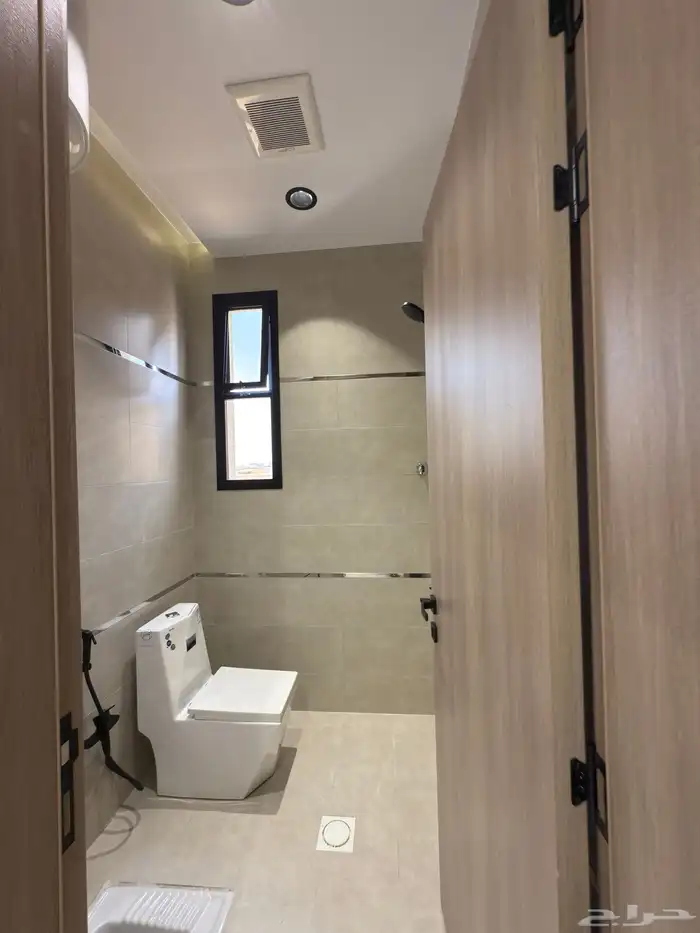 للبيع ادوار ارضيه وروفات علويه ب احد رفيدة مخطط النزهه 1 26