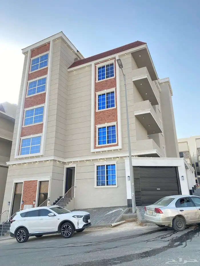 للبيع شقق علويه بسطح خاص خلف مطار ابها بمساحه275م 0