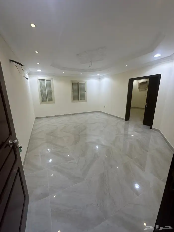 عماره فاخره للبيع او للايجار كل شقه علي حدى في حي الورود بجد 16