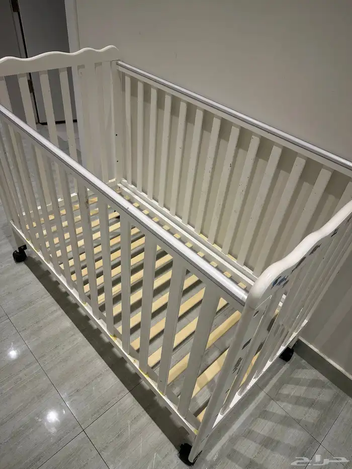 سرير اطفال 2