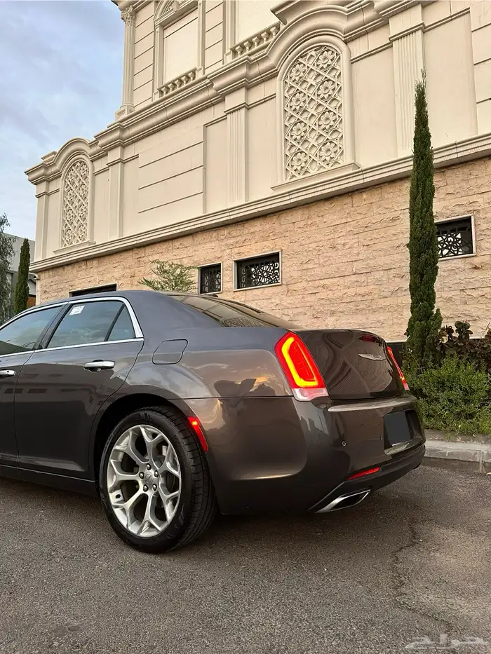 كرايزلر c300 اكزاكتيف 2019 5