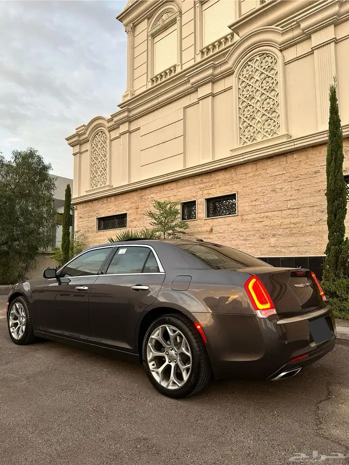 كرايزلر c300 اكزاكتيف 2019 6