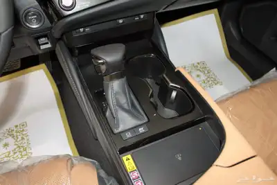 لكزس - ES300 Bh هايبرد - 2024 - نص فل - خليجي 13