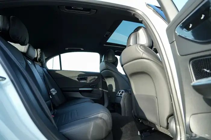 2025 Mercedes-Benz C200L AMG 1.5 جديد اصفار 8