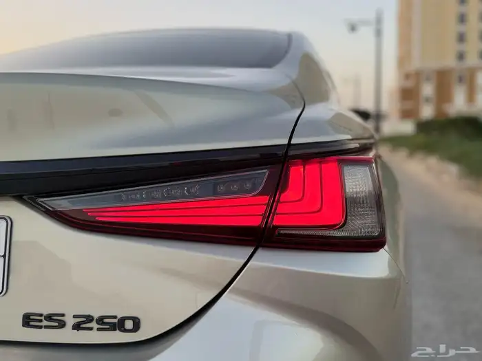 للبيع لكزس ES250 2019 21