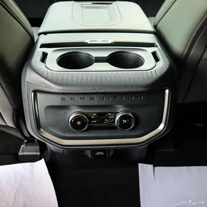 في الامارات Ford expedition Active 2025 4