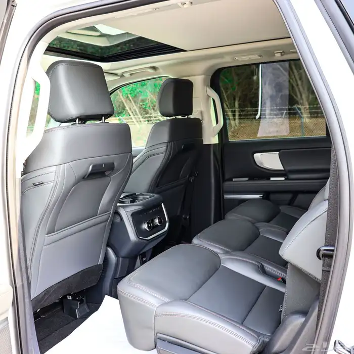 في الامارات Ford expedition Active 2025 14