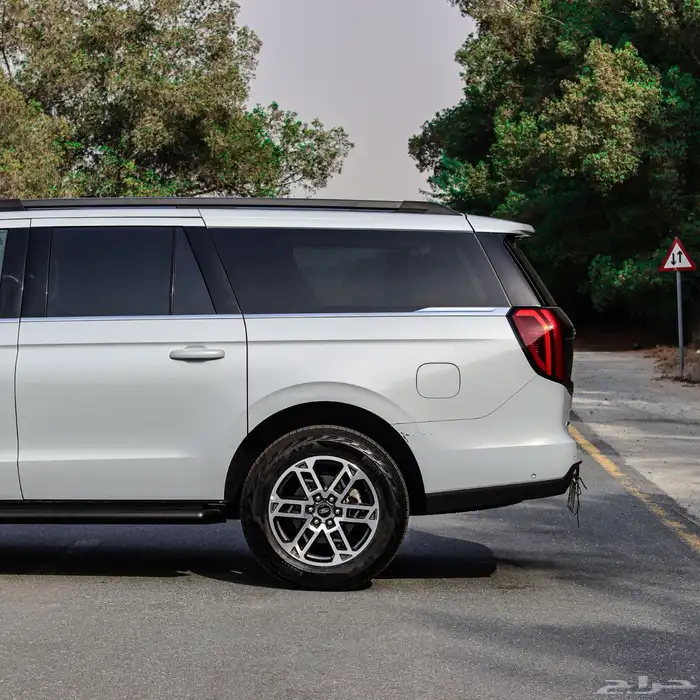 في الامارات Ford expedition Active 2025 3