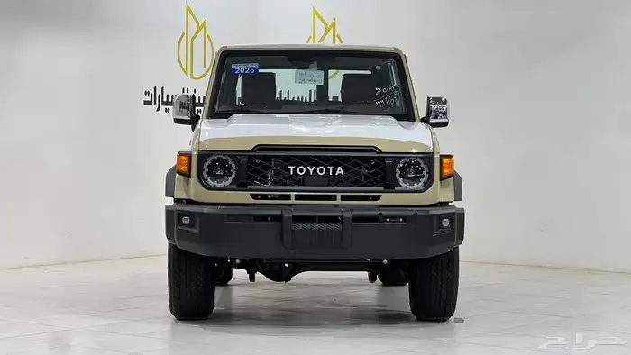تويوتا ربع V6.2025فل كامل رفرف بريمي بنزين40عام آخر دفعه 1