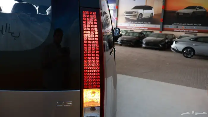 ستاريا بنزين 2026 9 مقاعد 8