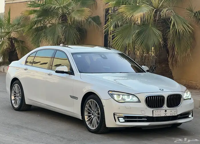 بي ام دبليو 750Li 2014 (بحالة ممتازة) 2